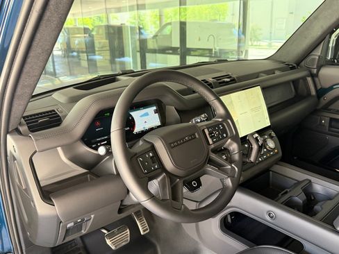 New 2026 Land Rover Defender 110 OCTA AWD/4WD image 4