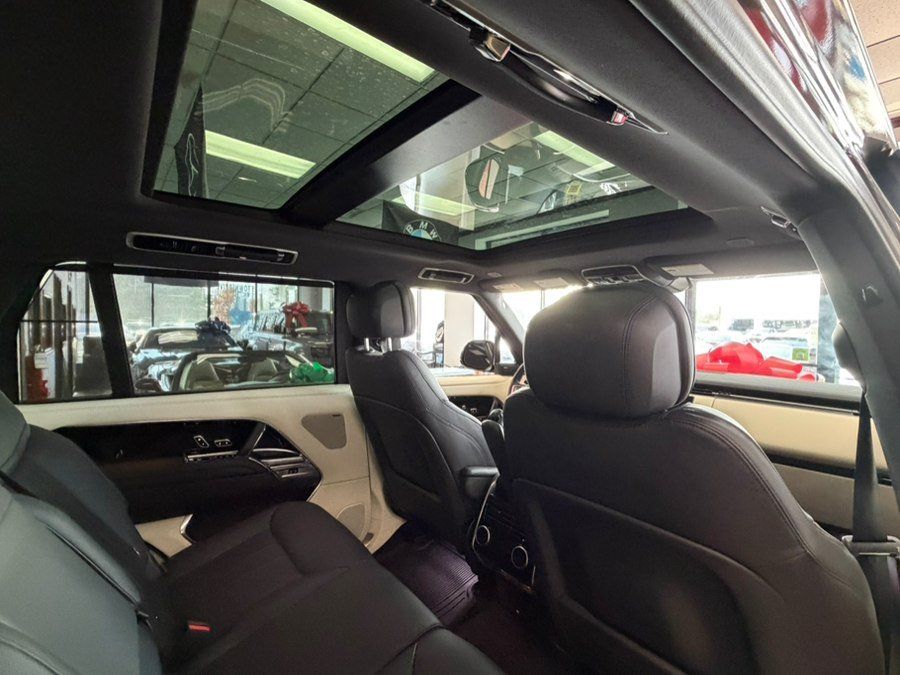 Used 2024 Land Rover Range Rover Long Wheelbase SE AWD/4WD image 44