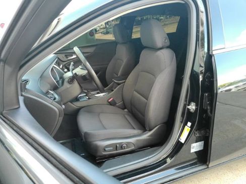 Used 2023 Chevrolet Malibu LT w/ Redline Edition FWD image 16