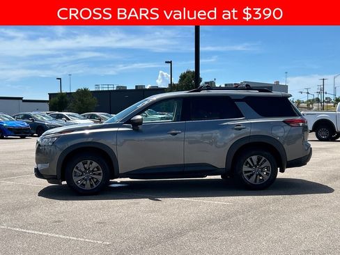 Used 2023 Nissan Pathfinder SV FWD image 2