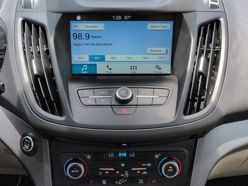 Used 2019 Ford Escape SE FWD image 18