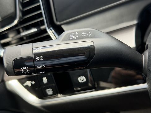 Certified 2024 Kia Sportage EX image 27