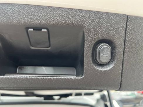 Used 2019 Chevrolet Tahoe Premier AWD/4WD image 10