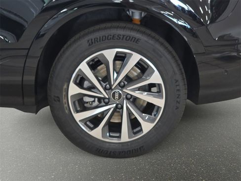 New 2025 Audi Q6 e-tron Premium image 24