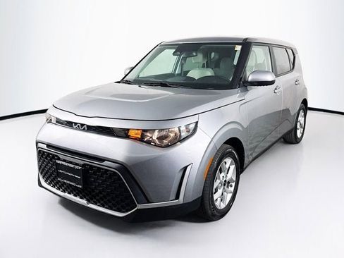 Used 2023 Kia Soul LX w/ LX Technology Package image 1