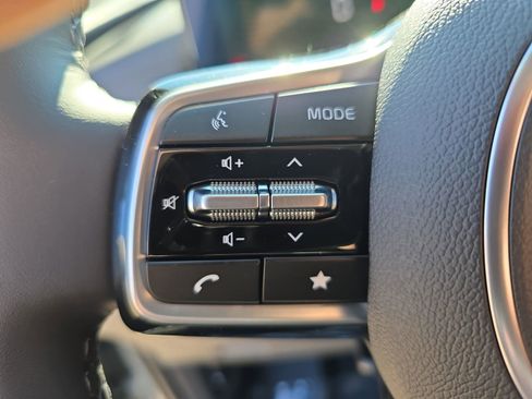 New 2026 Kia Carnival EX image 19