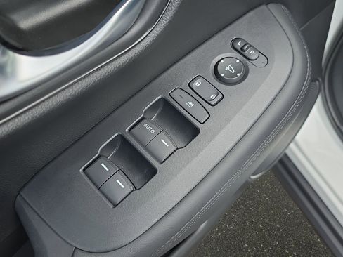 Certified 2025 Honda HR-V LX image 28