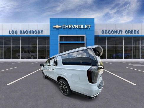 New 2026 Chevrolet Suburban High Country image 2