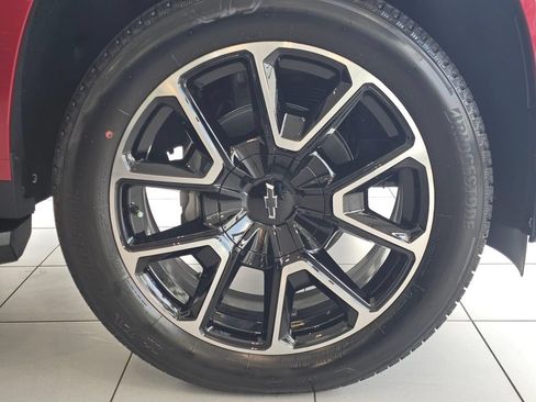 New 2026 Chevrolet Suburban RST w/ RST Capability Package AWD/4WD image 8