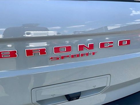 Used 2021 Ford Bronco Sport Outer Banks w/ Outer Banks Package image 8