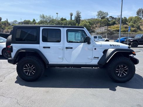 Used 2024 Jeep Wrangler Unlimited Sport AWD/4WD image 11