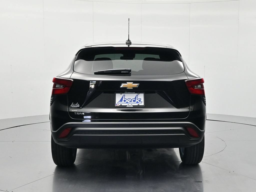 New 2026 Chevrolet Trax LS w/ LS Convenience Package FWD image 6