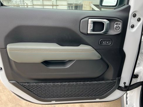 New 2026 Jeep Gladiator Mojave AWD/4WD image 14