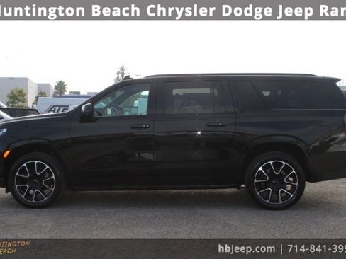 Used 2024 Chevrolet Suburban RST w/ Luxury Package image 6