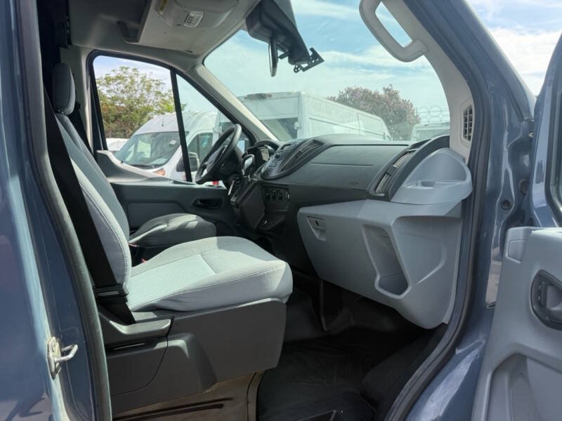 Used 2019 Ford Transit 250 148 High Roof Extended RWD image 7