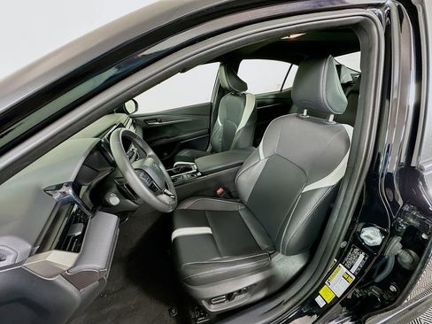 Used 2025 Toyota Camry SE FWD image 21