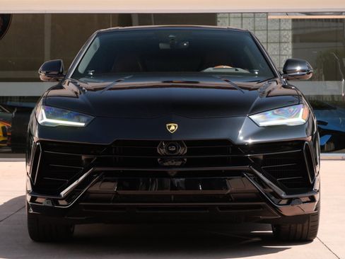 Used 2023 Lamborghini Urus S image 5