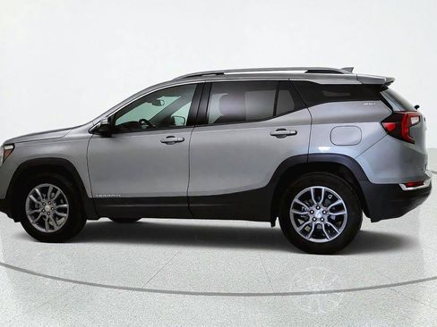 Used 2024 GMC Terrain SLT AWD/4WD image 4