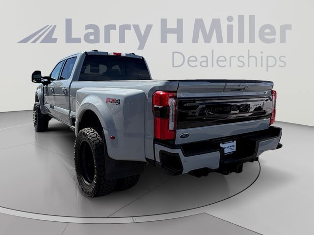 Certified 2025 Ford F450 Platinum w/ FX4 Off-Road Package AWD/4WD image 3