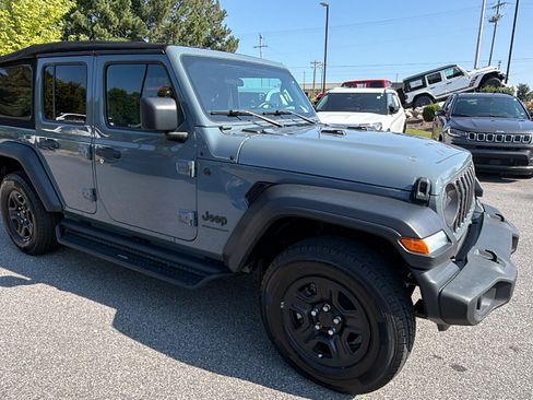 Used 2024 Jeep Wrangler Unlimited Sport AWD/4WD image 5