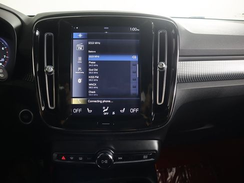 Used 2021 Volvo XC40 T5 R-Design image 49