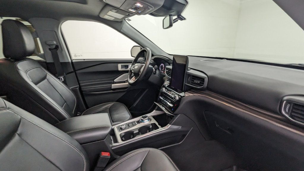 Certified 2024 Ford Explorer Limited w/ Limited Technology Package AWD/4WD image 43