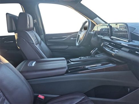 Used 2021 Cadillac Escalade Premium Luxury Platinum image 15