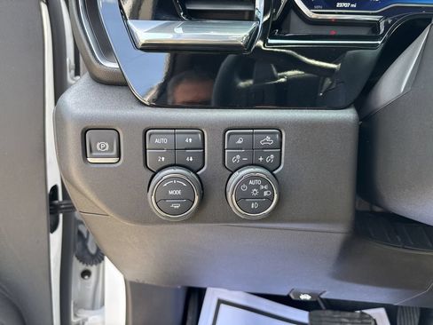 Used 2024 Chevrolet Silverado 1500 LTZ AWD/4WD image 21