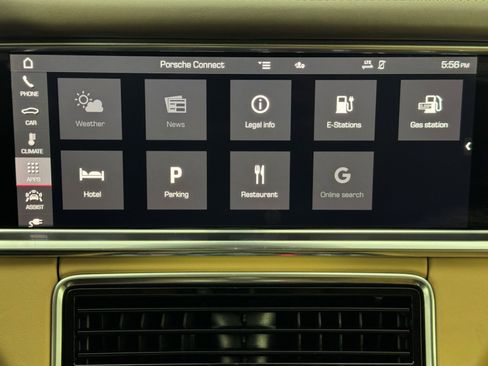 Used 2021 Porsche Panamera 4S w/ Premium Package image 27