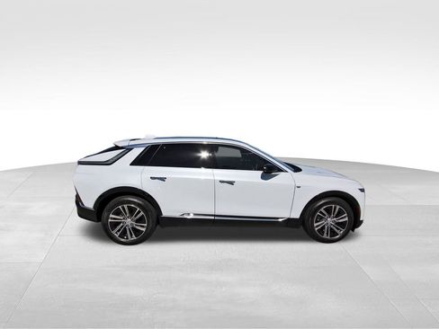 New 2026 Cadillac Lyriq Luxury image 5