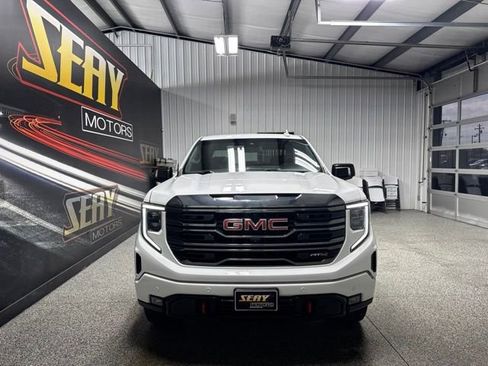 Used 2023 GMC Sierra 1500 AT4 w/ AT4 Premium Package AWD/4WD image 31