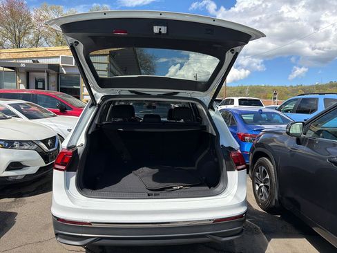 Used 2022 Volkswagen Tiguan SE AWD/4WD image 10