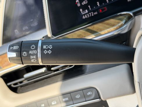 Used 2021 Cadillac Escalade ESV Sport Platinum image 30