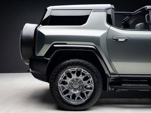 Used 2024 GMC Hummer EV 3X AWD/4WD image 38
