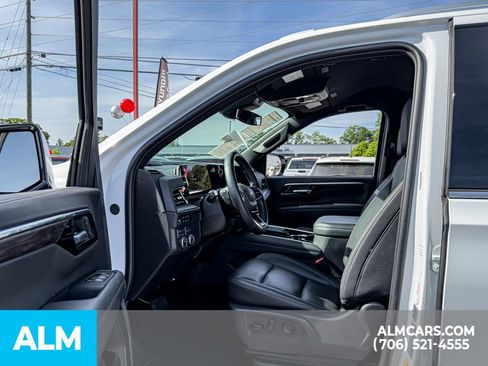 Used 2025 Chevrolet Tahoe LT AWD/4WD image 12