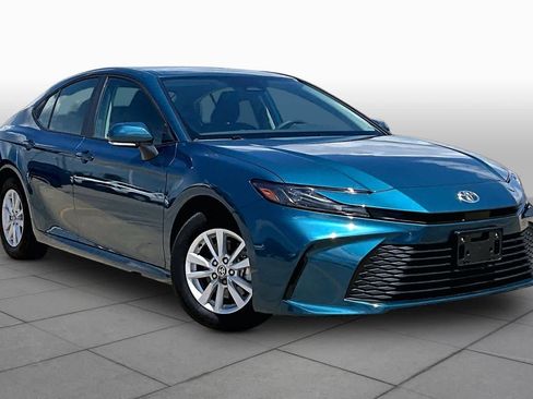 Used 2026 Toyota Camry LE FWD image 3