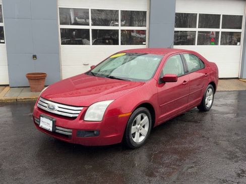 Used 2008 Ford Fusion SE image 2
