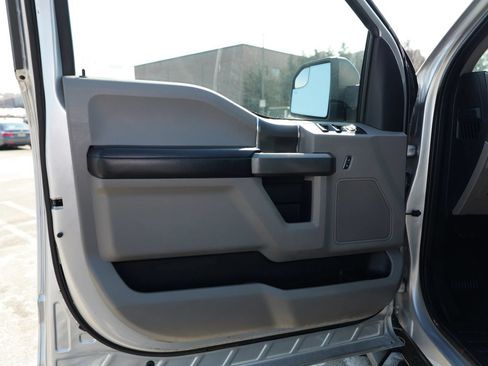 Used 2017 Ford F150 XLT w/ Equipment Group 302A Luxury AWD/4WD image 15