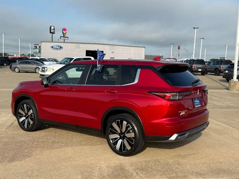 Used 2025 Mitsubishi Outlander SE FWD image 7