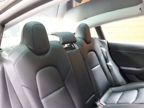 Used 2022 Tesla Model 3 image 21