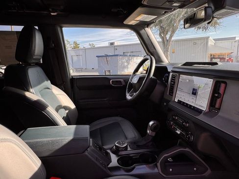 Used 2024 Ford Bronco Outer Banks image 31