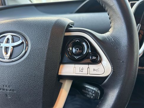 Used 2018 Toyota Prius Prime Premium w/ Carpet Mat Package image 15