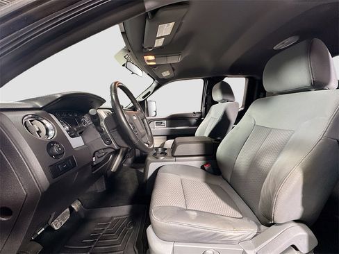 Used 2011 Ford F150 XLT w/ XLT Chrome Pkg image 19