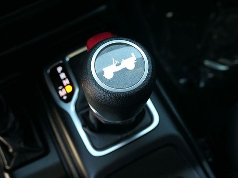 Used 2021 Jeep Wrangler Unlimited Sport AWD/4WD image 21