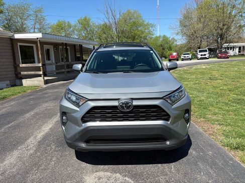 Used 2020 Toyota RAV4 XLE w/ Convenience Package FWD image 7