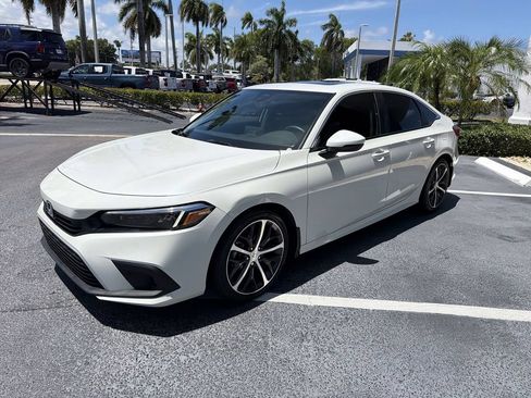 Used 2024 Honda Civic Touring image 4