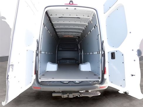 Used 2024 Mercedes-Benz Sprinter 3500 image 24