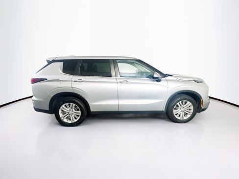 Used 2022 Mitsubishi Outlander ES FWD image 10