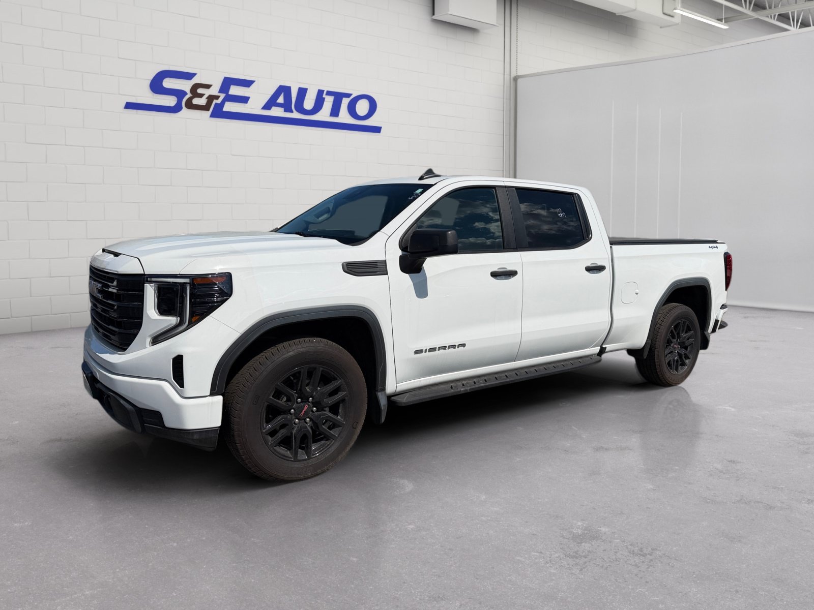 Used 2024 GMC Sierra 1500 Pro w/ Graphite Edition AWD/4WD image 1