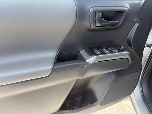 Used 2023 Toyota Tacoma SR5 w/ Technology Package AWD/4WD image 17